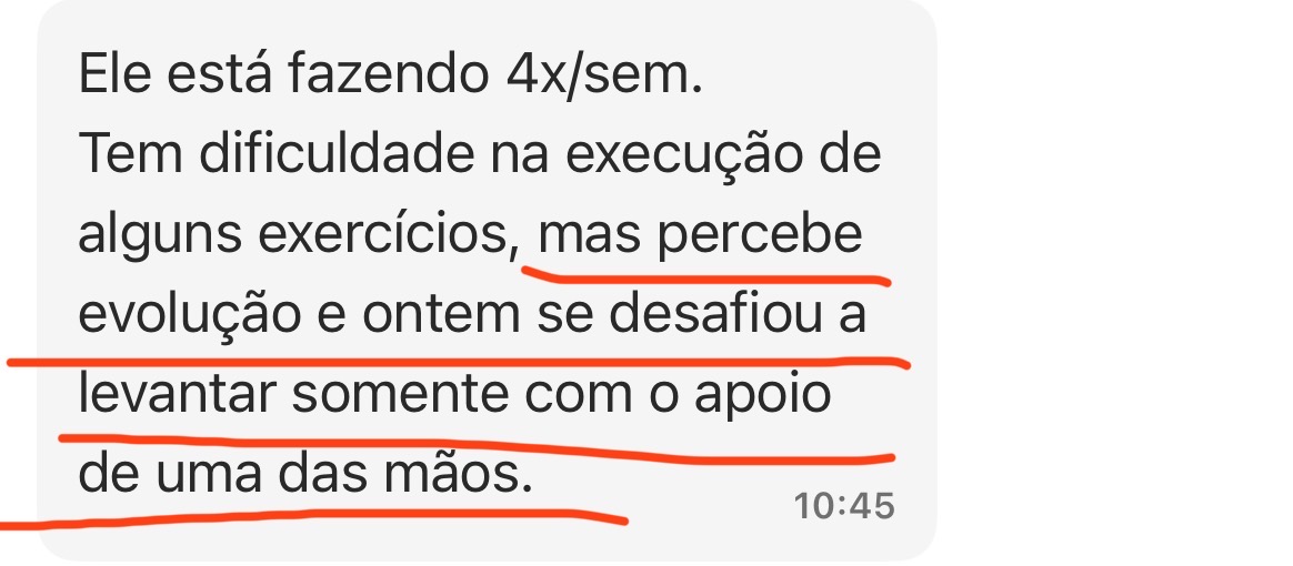 Mensagem relatando evolução ao levantar com apoio de apenas uma das mãos